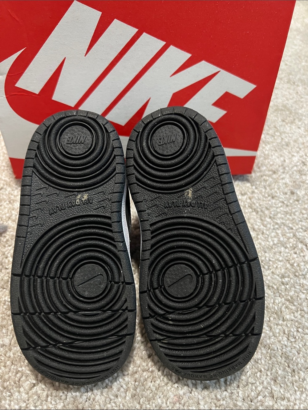 Nike Kids Black and Gray Hook-and-Loop Sneakers - Picture 4 of 6
